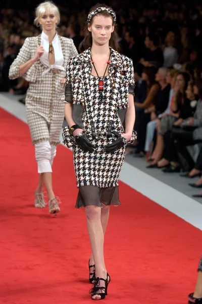 Look 15